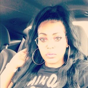 Meet your Posher, Crystal